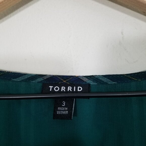 Torrid Plaid Long Sleeve V-Neck Top Blouse Ruffle Green Size 3 - Picture 3 of 5